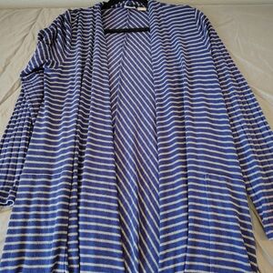 Chico's Zenergy Navy and White Knit Top